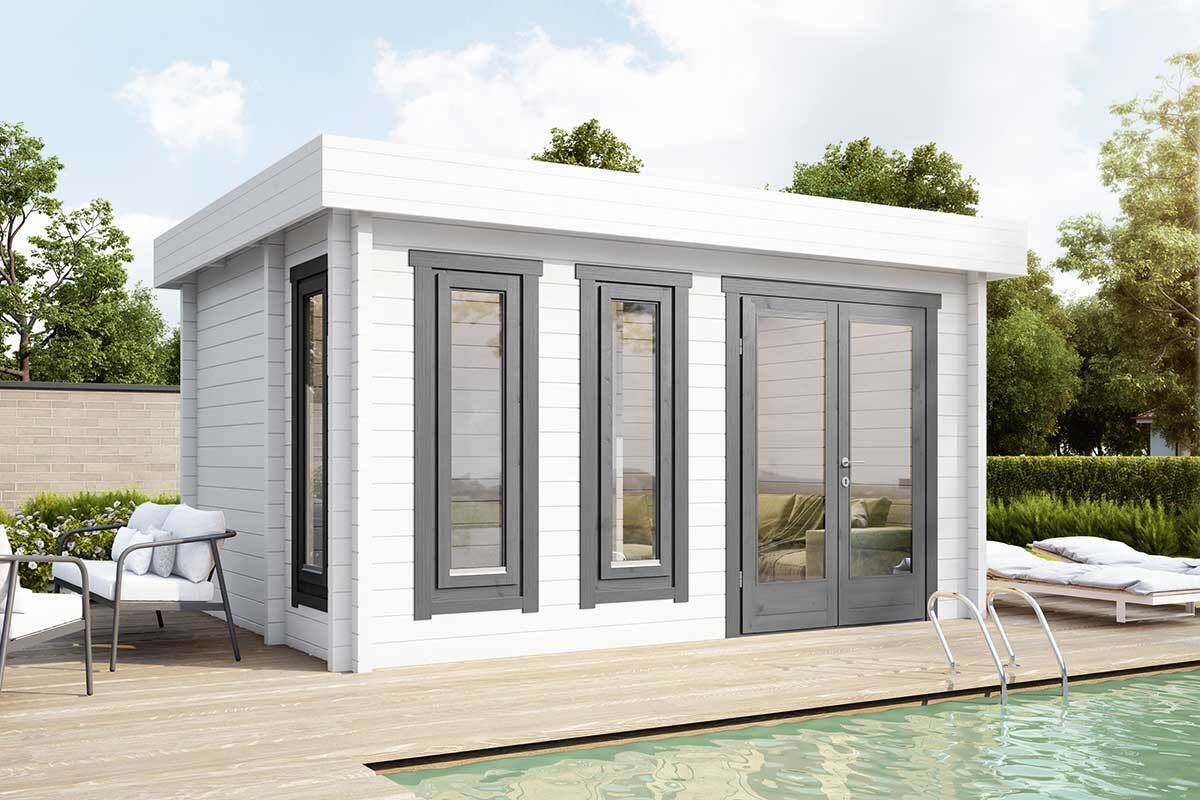 Gartensauna von Finnhaus Wolff am Rande eines Swimmingpools.